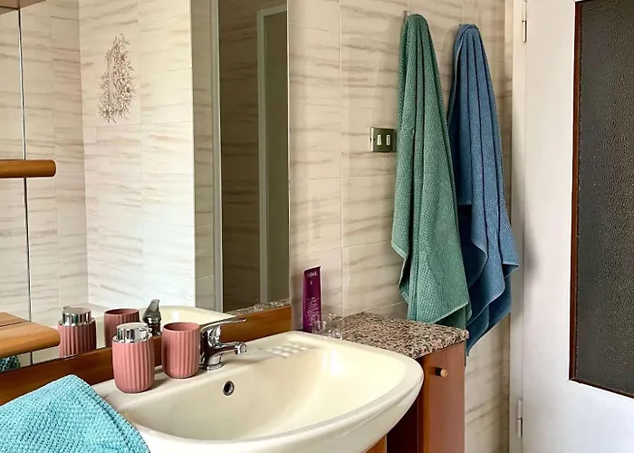 Fuori Arena B&B 카살레키노 디 레노